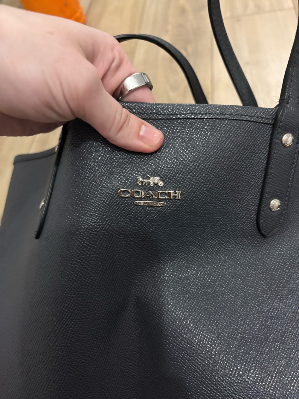 Coach Tote Bag with mini pouch insert - Picture 2 of 6